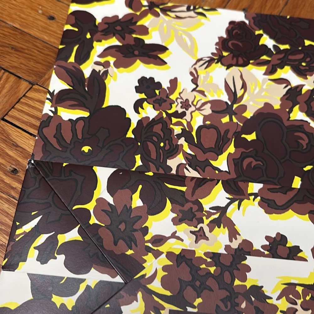 Tory Burch Floral Patterned Gift Bag - Picture 3 of 7